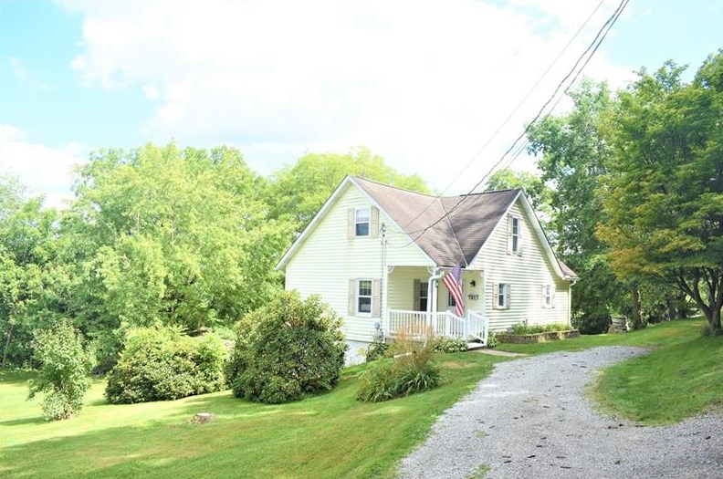45 7th St, Herminie, PA 15637