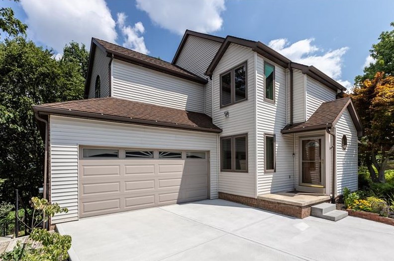111 Heldon Dr, Moon Twp, PA 15108
