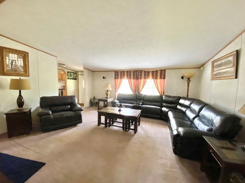 714 Shenango Stop Rd, New Castle PA  16101-6334 exterior