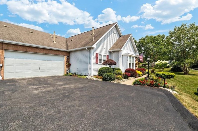 6218 Oyster Bay Ct South, Bridgeville, PA 15017