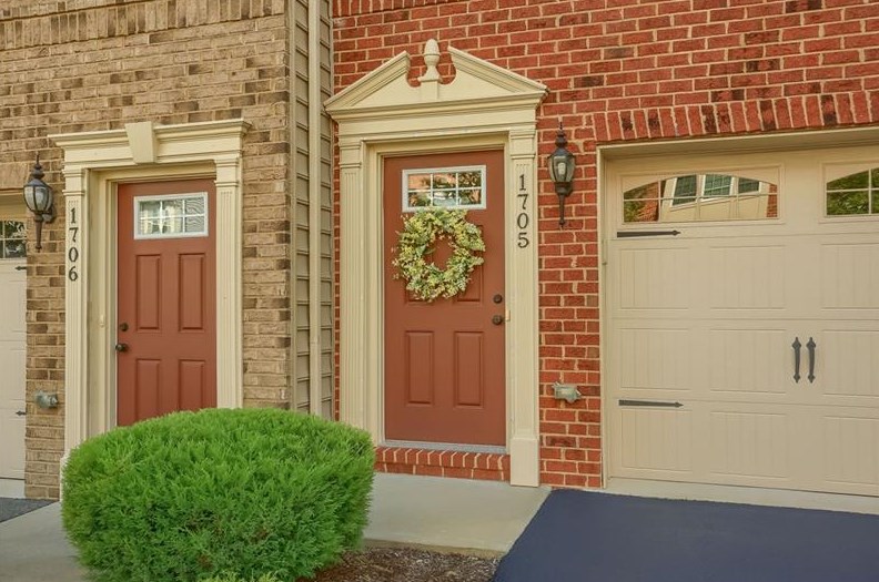 1705 Pointe View Dr, Seven Fields, PA 16046-8922
