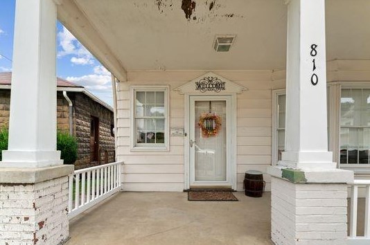 810 Crest Ave, North Charleroi, PA 15022
