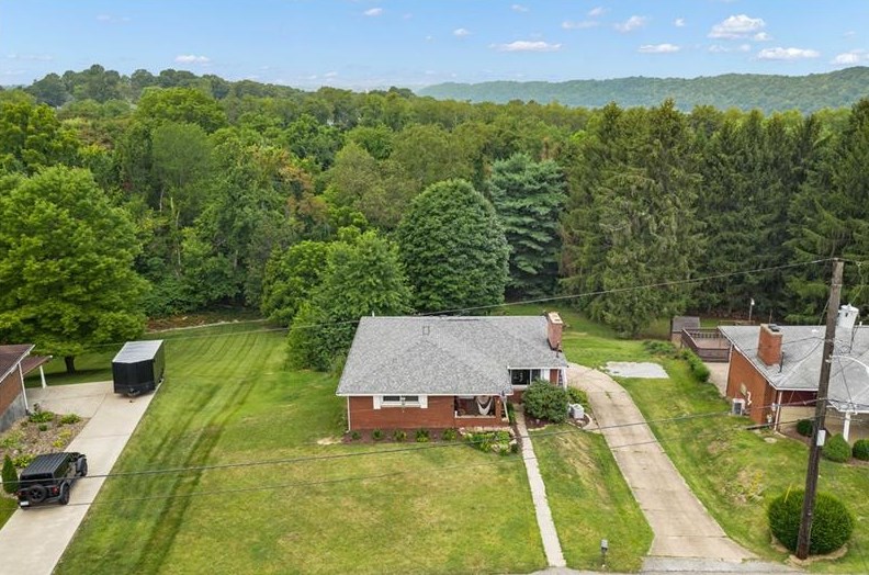 706 Maple Dr, Monongahela, PA 15063
