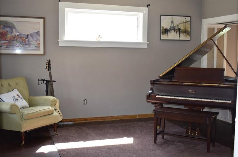 333 W College St, Canonsburg, PA 15317