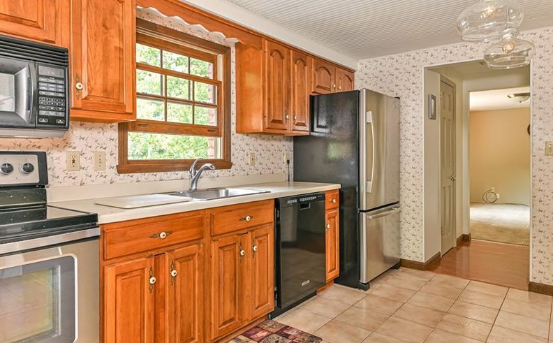 4304 Winchester Dr, Allison Park PA  15101-2199 exterior