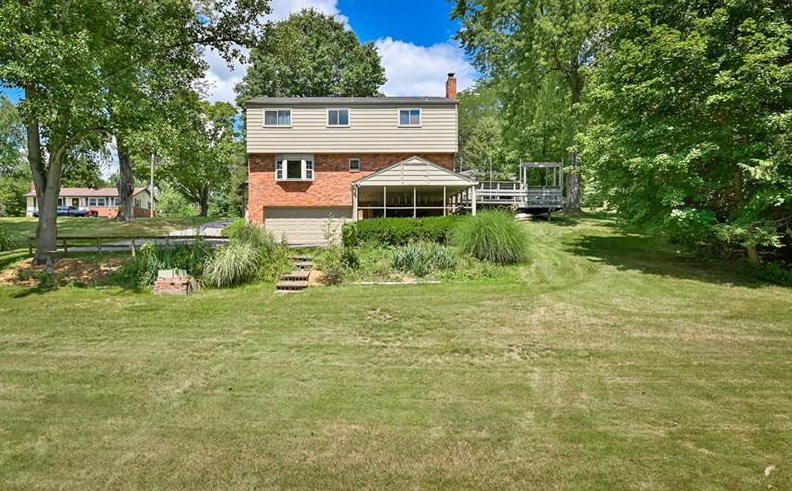 4304 Winchester Dr, Allison Park PA  15101-2199 exterior