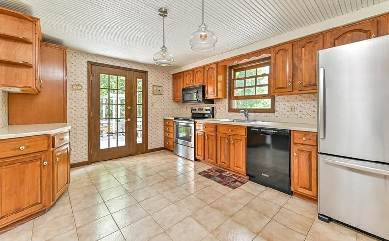 4304 Winchester Dr, Allison Park PA  15101-2199 exterior