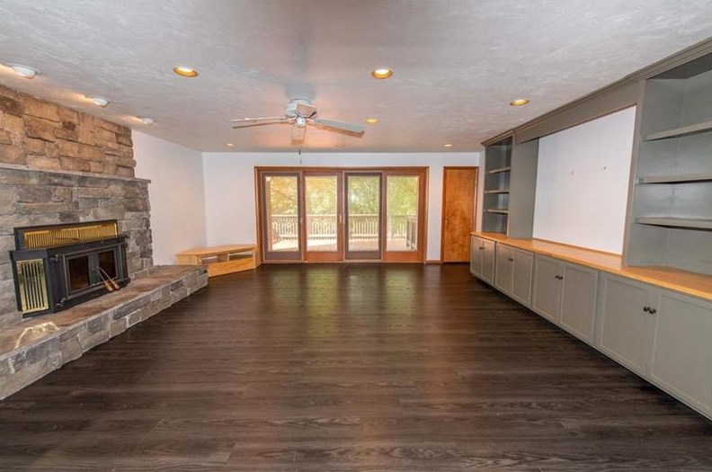 136 Donley, Monroeville, PA 15146