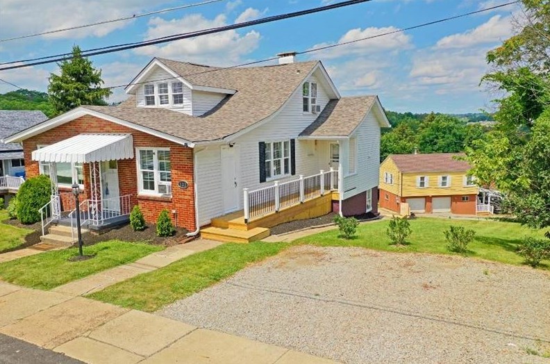 133 E Pitt St, Canonsburg, PA 15317