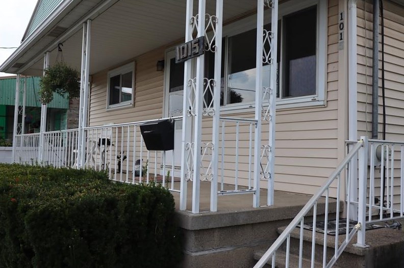 1015 Roup Ave, Brackenridge, PA 15014