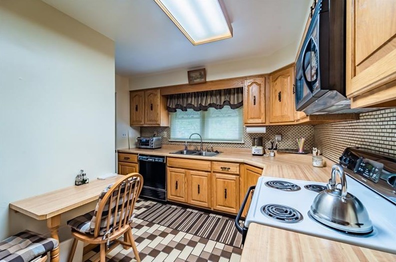 1132 Pacific Ave, Brackenridge PA  15014-1207 exterior