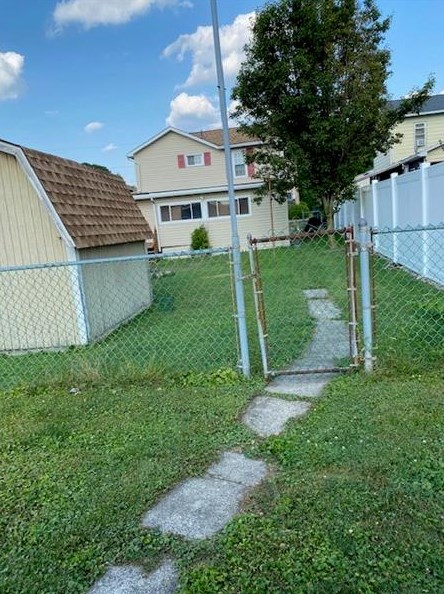 1919 Walnut St, Latrobe, PA 15650