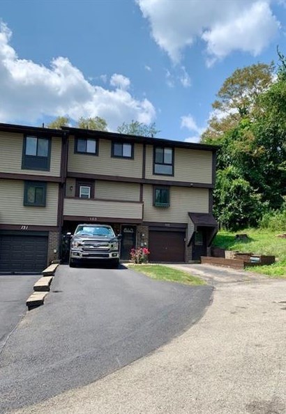 135 Lebeouf Dr, New Kensington, PA 15068-9357