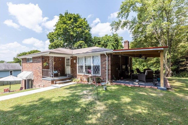 898 Oak St East, Rochester, PA 15074