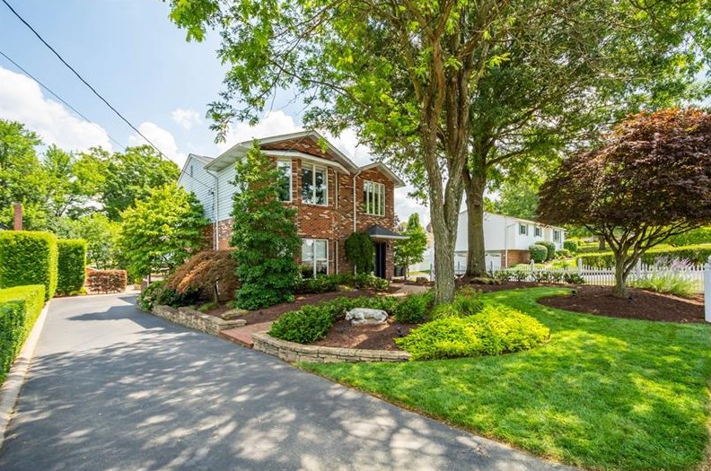 5313 Park Ave, Bethel Park, PA 15102-3641