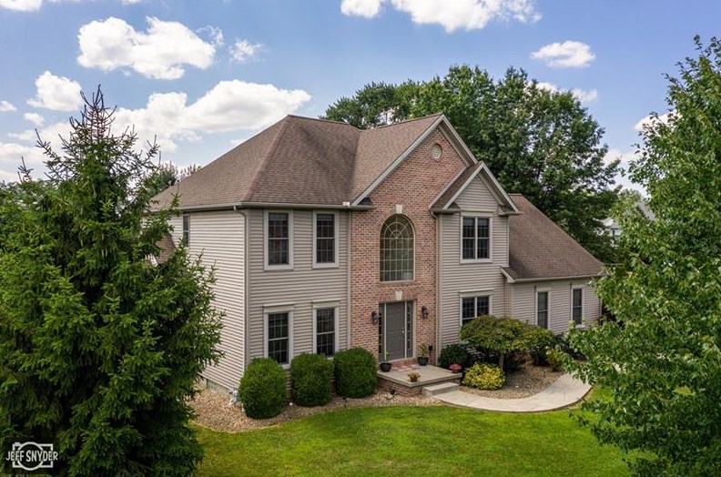 1799 Lori Ln, Hermitage, PA 16148
