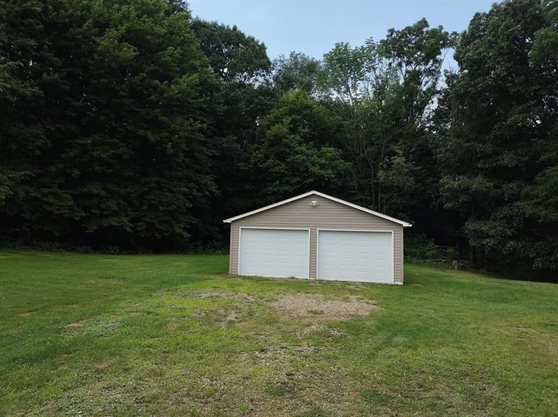 8099 E Wayne Rd, Guys Mills, PA 16327