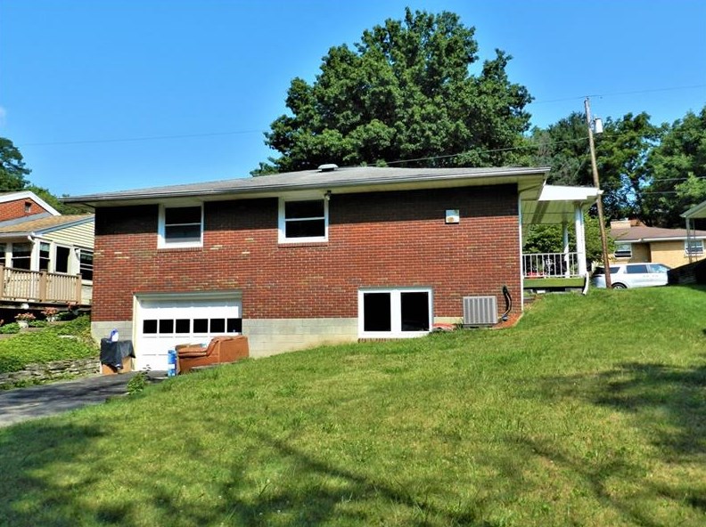 429 Willow Ave, Greensburg, PA 15601-4775