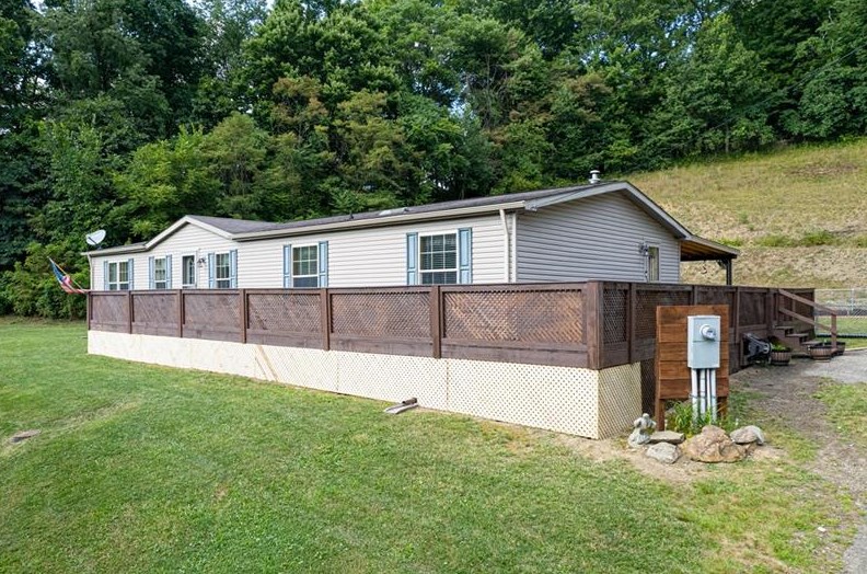 771 Zubal Rd, Apollo, PA 15613