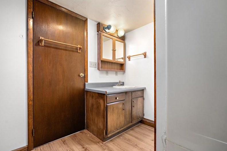 824 Herman Rd, Butler PA 16002-9143 exterior