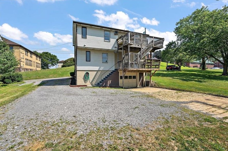 824 Herman Rd, Butler PA 16002-9143 exterior