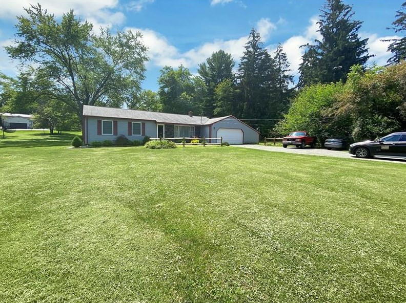 810 State Route 208, Pulaski, PA 16143