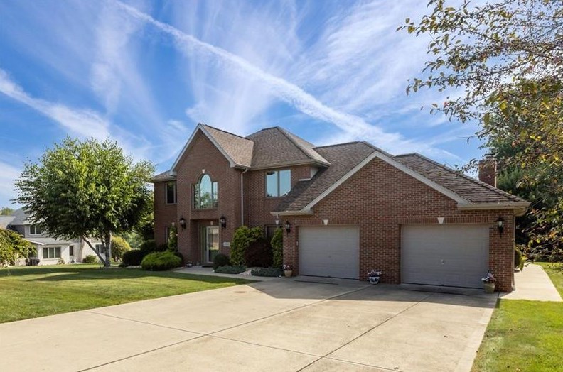 2379 Lindale Ct, North Huntingdon, PA 15642