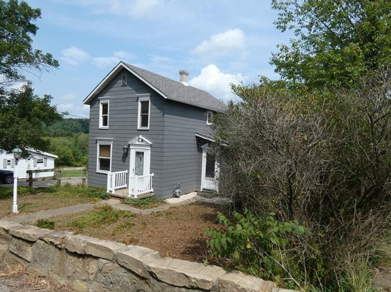 233 Main St, Eau Claire, PA