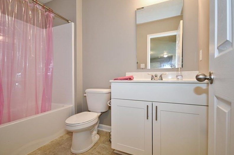 305 Everest Cir, Houston PA  15342 exterior