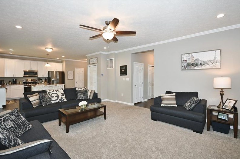 305 Everest Cir, Houston PA  15342 exterior