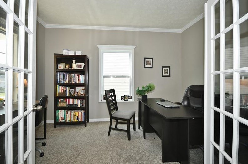 305 Everest Cir, Houston PA  15342 exterior