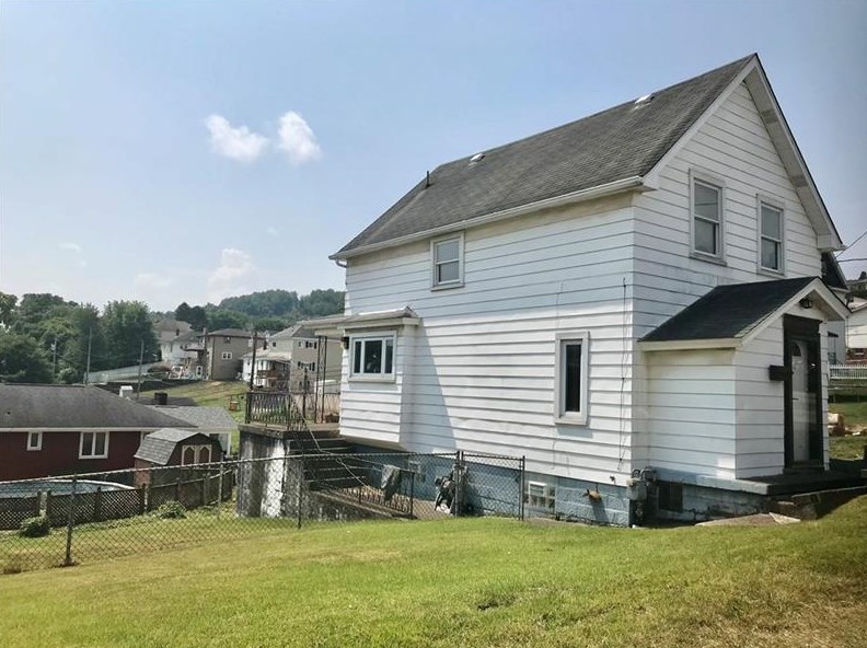 620 Orchard Ave, North Charleroi, PA 15022