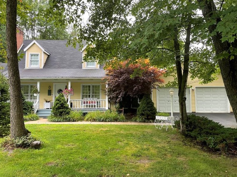 120 Applewood Ln, Slippery Rock, PA 16057