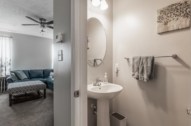2204 Shawnee Dr, Washington, PA 15301-5020