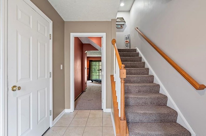 625 Hilton Cir, Noblestown, PA 15071