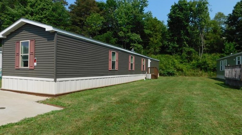 217 Sunny Hill Dr, Valencia, PA 16059