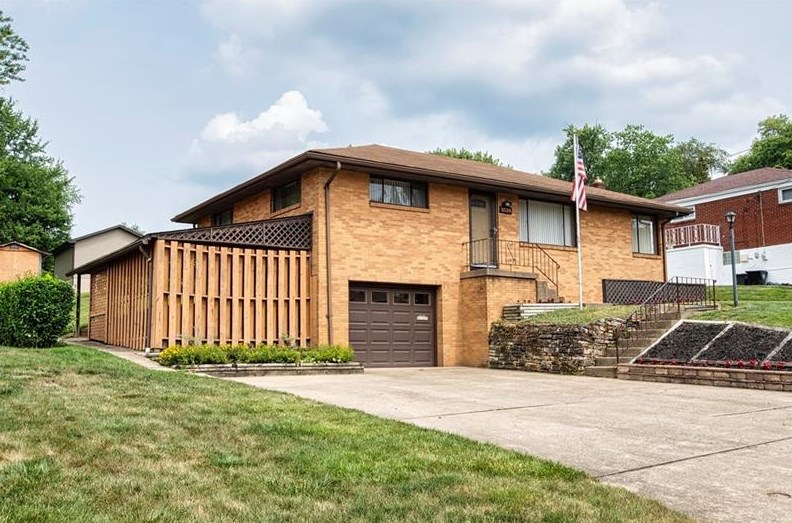 5538 Fera Dr, Bethel Park, PA 15102-2638