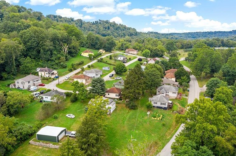 848 Meadowcroft Rd, Rea, PA 15312-2736
