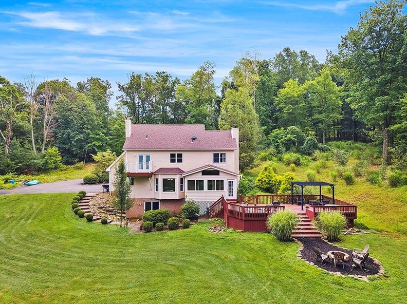 251 Dodds Rd, Butler, PA 16002-8811