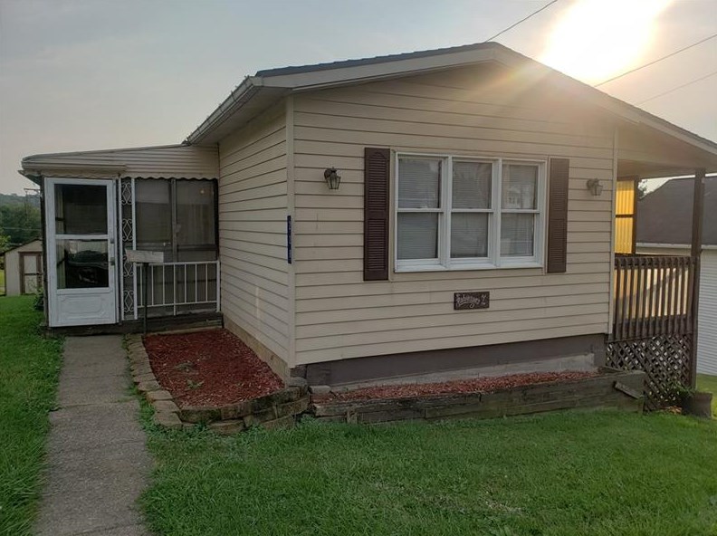 228 Central Ave, Chicora, PA 16025-3234