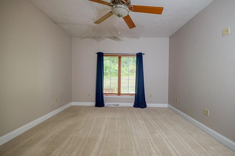 215 Buttercup Ln, Beaver Falls PA  15010-5150 exterior