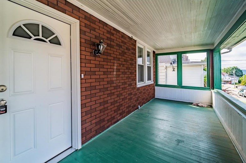 1340 Orchard Ave, New Kensington, PA 15068