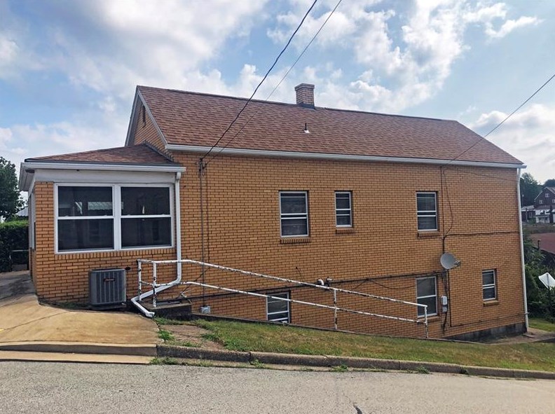 645 Wylie Ave, Jeannette, PA 15644