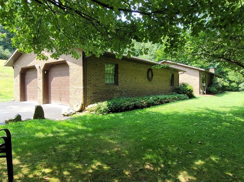 169 Spring Rd, Blairsville, PA 15717-4038