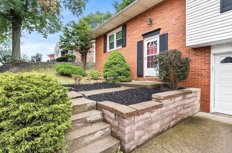 427 Sandy Dr, Glenshaw, PA 15116