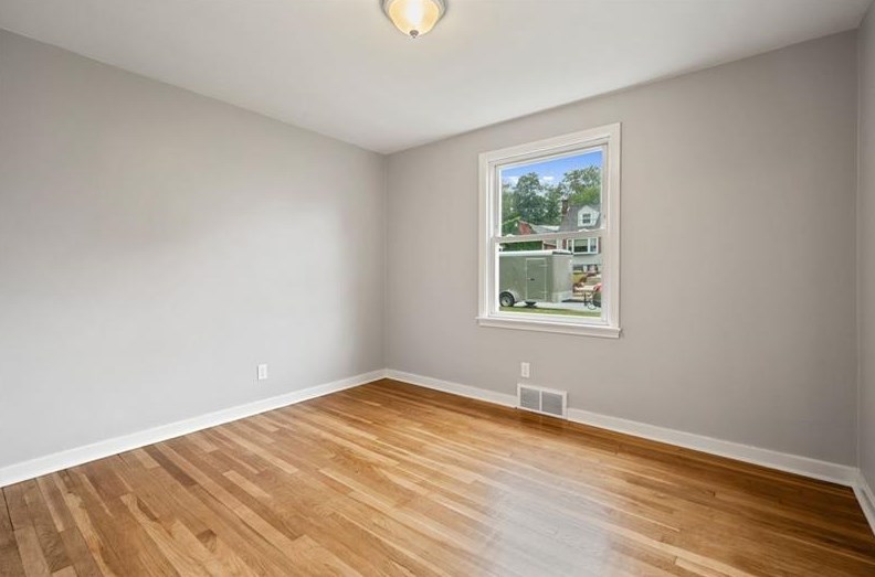 1209 Nimick Ave, Monaca PA  15061-1006 exterior