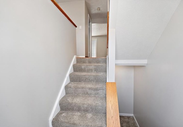 9011 Harmony Dr, Pittsburgh, PA 15237