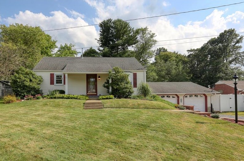 109 Highland Dr, Beaver Falls, PA 15010