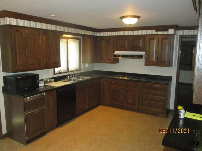 105 Charles Dr, Collier Township, PA 15106-3625