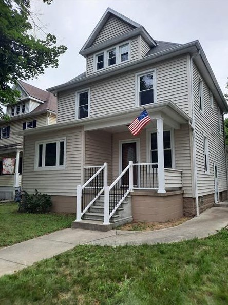 17 Pittsburgh Cir, Ellwood City, PA 16117